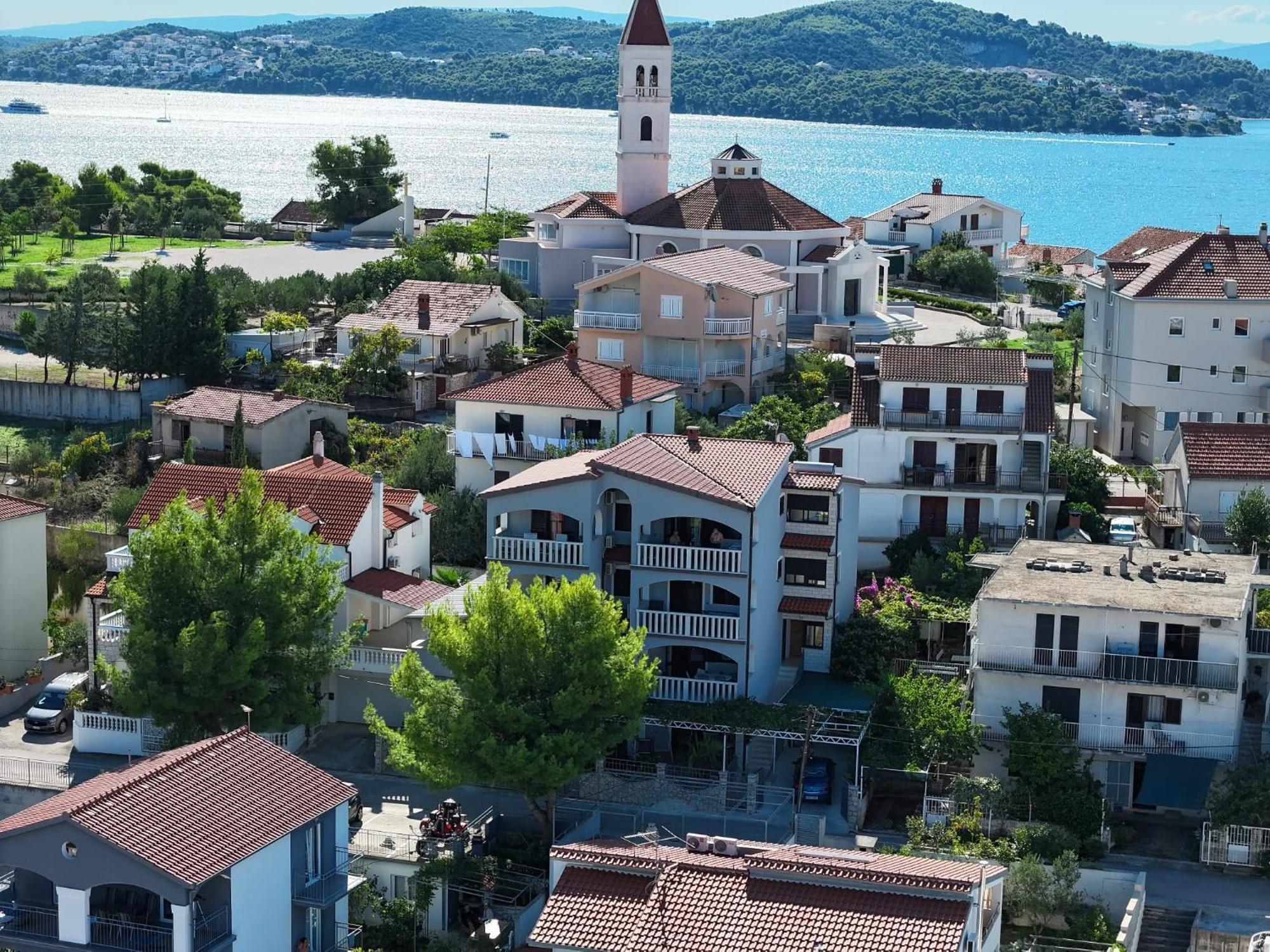Apartmani Stanic Seget Vranjica Exterior foto